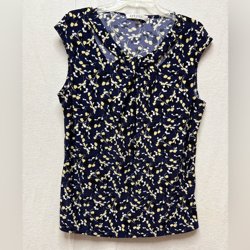 Kasper Women's Top in Navy, Yellow, and White Floral